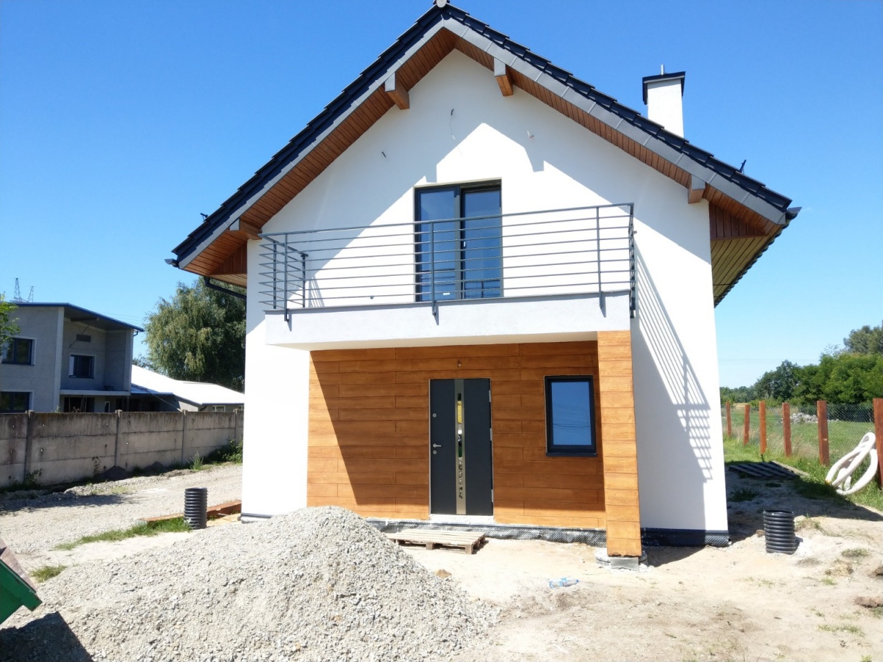 Dom modułowy w stanie deweloperskim, realizacja DoMpro